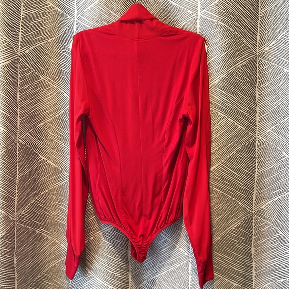 Bebe Cutout Sleeve Silk Wrap Bodysuit Cherry Red XS - Picture 4 of 7